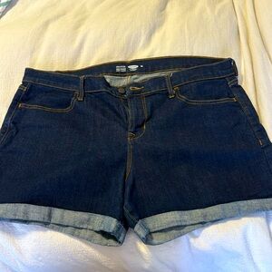 NWOT Old Navy semi-fitted stretch 3” dark denim shorts. Size 16